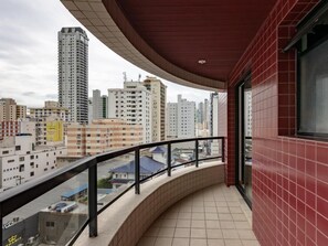 Property grounds - New Year's Eve in Balneário Camboriú: 7-day package, bed in a quadruple room, great price. (Balneário Camboriú)