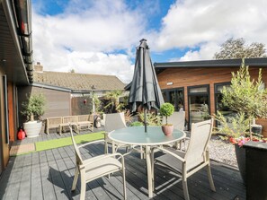 Outdoor dining - Scotia At The Brig (Annan)