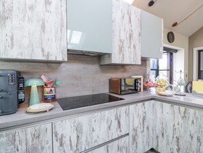 Dụng cụ nấu nướng/bát dĩa/dao nĩa