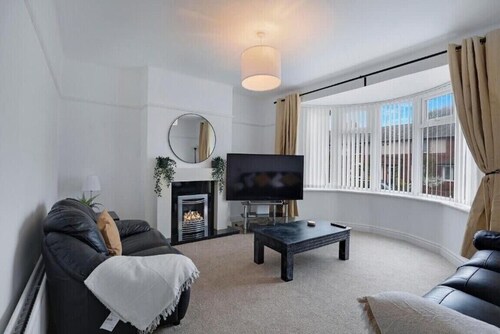 Pass the Keys | Seaside Sanctuary, Cullercoats – Walk to the Beach