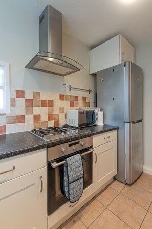 Kühlschrank, Mikrowelle, Ofen, Toaster