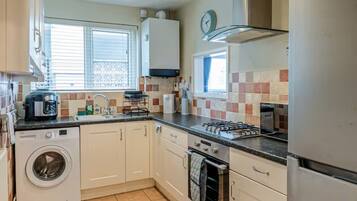 Kühlschrank, Mikrowelle, Ofen, Toaster