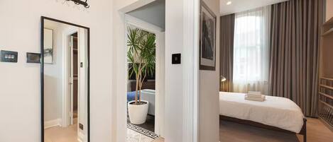 2 habitaciones, tabla de planchar con plancha y wifi gratis