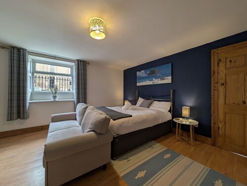 Pass the Keys |Charming 3-Bed Converted Basement, Tynemouth