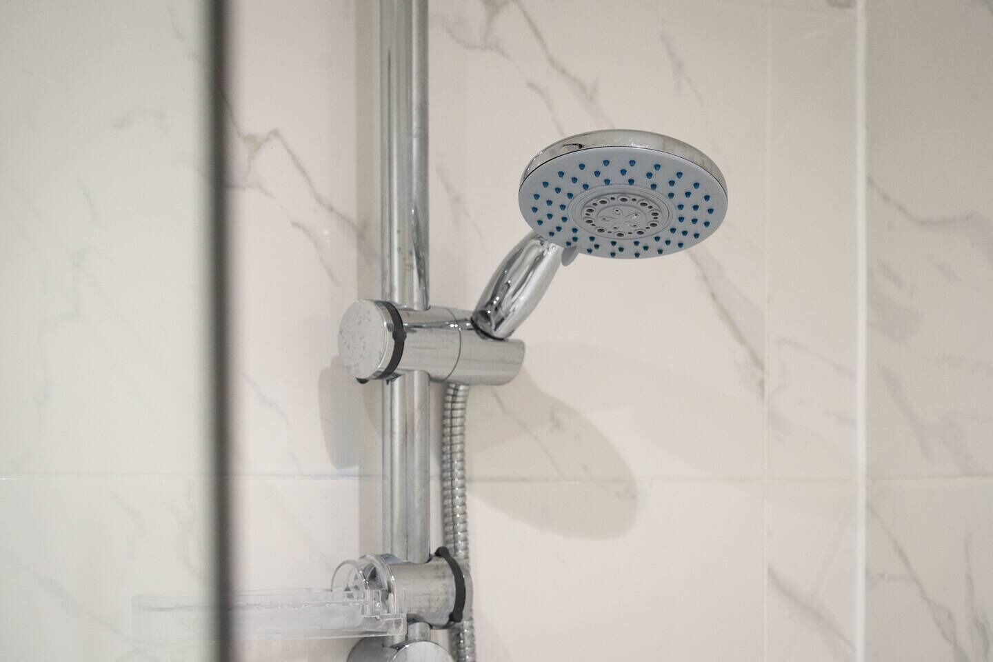 Dusche mit Handbrause