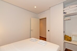 2 chambres, fer et planche à repasser, accès Internet, draps fournis