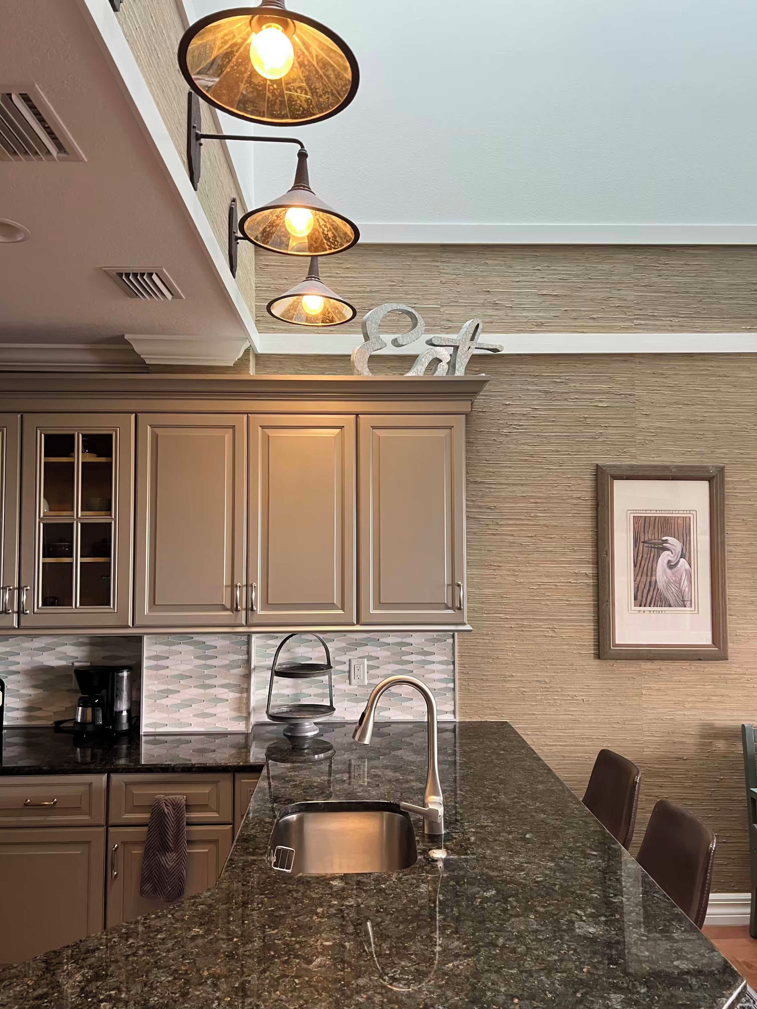 Micro-ondes, four, plaque de cuisson, lave-vaisselle