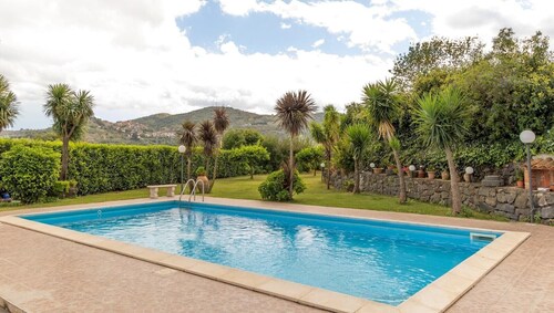 Villa Jelu with Mountain View, Wi-Fi and Air Conditioning