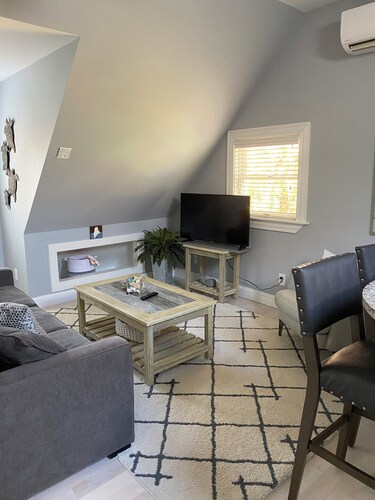 Pine Point Beach private, quaint, charming studio.