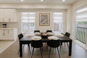 Dining - Lux 3 Bedroom Home near Public Transit (Brampton)