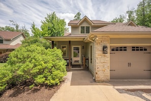 Exterior detail - New! Lake Area Mountain Gem w/ Hot Tub & Fire Pit (Oakland)