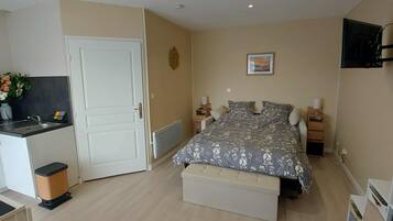 Internet, bed sheets