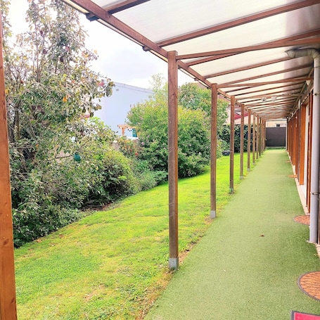 Property grounds. Magnificent studio adapted for reduced mobility