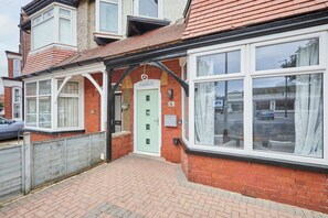House | 4 bedrooms - Host Stay Seashells (Bridlington)