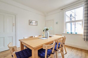 House | 4 bedrooms - Host Stay Seashells (Bridlington)