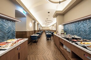 Free daily self-service breakfast  - Basiliq Hotel (Budapest)