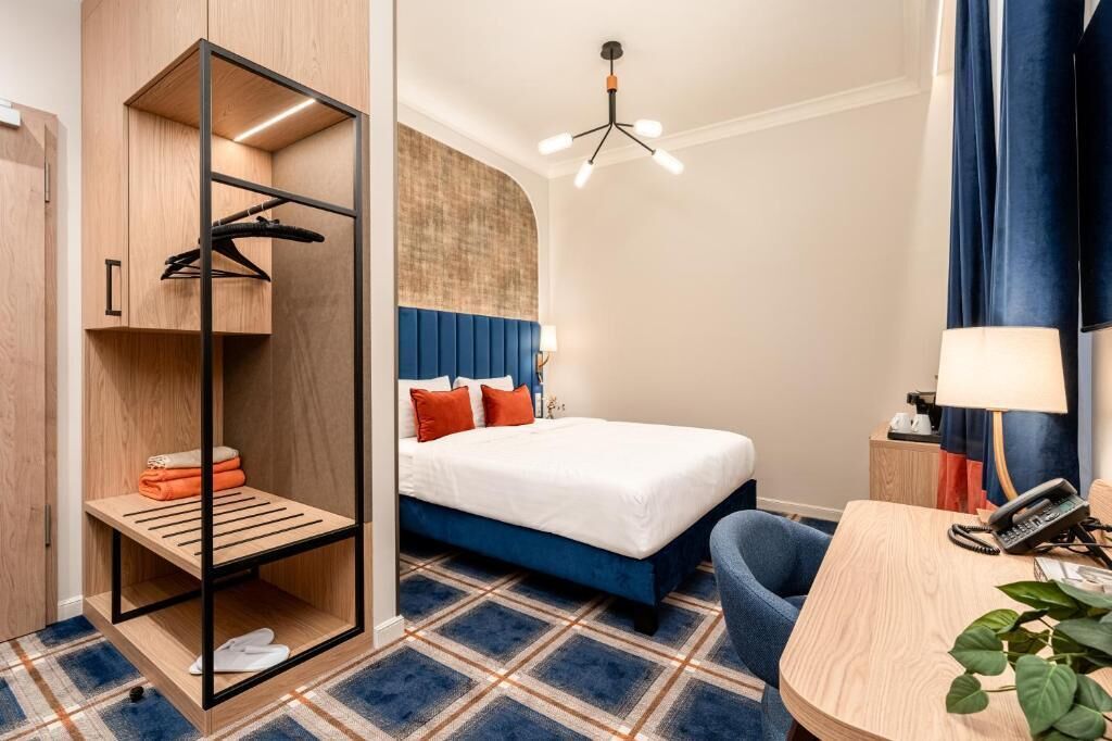 Superior Double Room | In-room safe, desk, blackout curtains, free WiFi