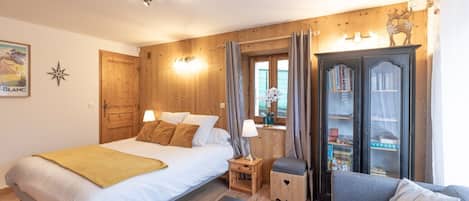 1 chambre, fer et planche Ă repasser, Wi-Fi, draps fournis