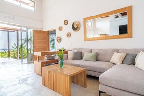 Smart TV - Costa Rica Villa Retreat – Ocean Views, Pool, Near Beach, 3 Bedrooms (Santa Teresa)