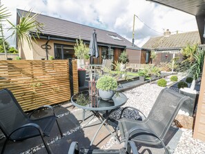 Outdoor dining - Cabin At The Brig (Annan)