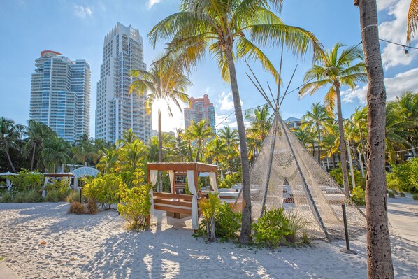 Beach nearby - South Beach! #5, 2 Queen Beds, Futon, FREE Parking (Miami Beach)