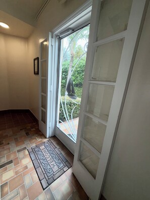 Interior - This STUDIO setup features 2 queen beds, fast WiFi, and the rare perk of FREE parking. <br>A great home base for enjoying Miami, plus stay in the heart of South Beach’s coveted SoFi neighborhood—a short walk to the sand. (Miami Beach)