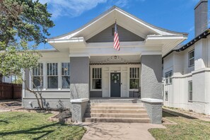 Exterior - Mission Craftsman - Family-Friendly DoTerra Stay (Waco)