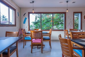 Petit déjeuner buffet compris tous les jours