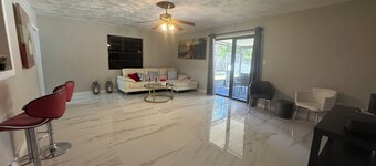 Stylish 4BR Home w/ Pool – Minutes to Beaches & Downtown Melbourne