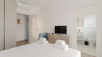 Appartement, balcon, vue fleuve