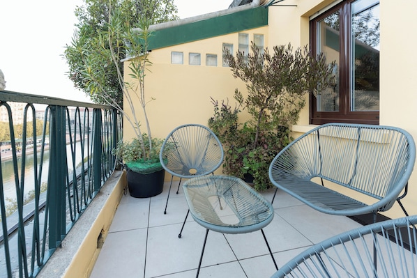 Apartment, Balkon, Flussblick | Terrasse/Patio