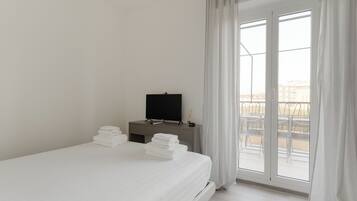 Apartment, Balcony, River View | Iron/ironing board, free WiFi