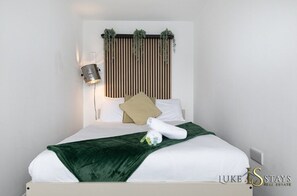 5 Schlafzimmer, Bügeleisen/Bügelbrett, Internetzugang, Bettwäsche