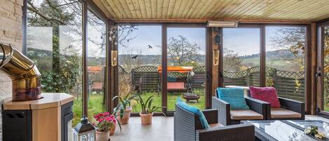 Télévision, cheminée