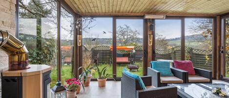 Télévision, cheminée