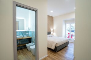 Comfort Room, Mountain View | Free WiFi - Blue Dream Suites (Salerno)