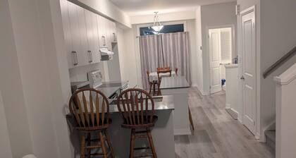 Brand new 3 bedroom townhouse. Family friendly, spacious stay.
