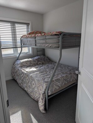 3 habitaciones, wifi gratis y ropa de cama 