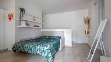 1 Schlafzimmer, Schreibtisch, Bügeleisen/Bügelbrett, Reisekinderbett