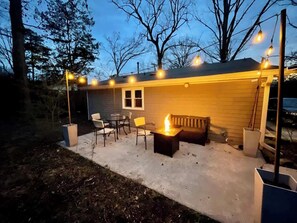 Outdoor dining - Charming 3BR Home w/ Fenced Yard Near DT Raleigh (Raleigh)