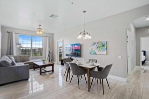 Smart TV - Spacious 3BR Apartment at Vista Cay Resort (Orlando)