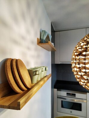 Fridge, microwave, oven, stovetop - Iturri Apartment Old Town (Bilbao)