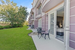 Outdoor dining - Vista Cay 3BR Condo near Universal (Orlando)