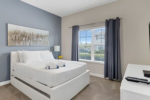 5 bedrooms, iron/ironing board, Internet, bed sheets - Family 5BR Getaway mins to Disney + Pool (Kissimmee)