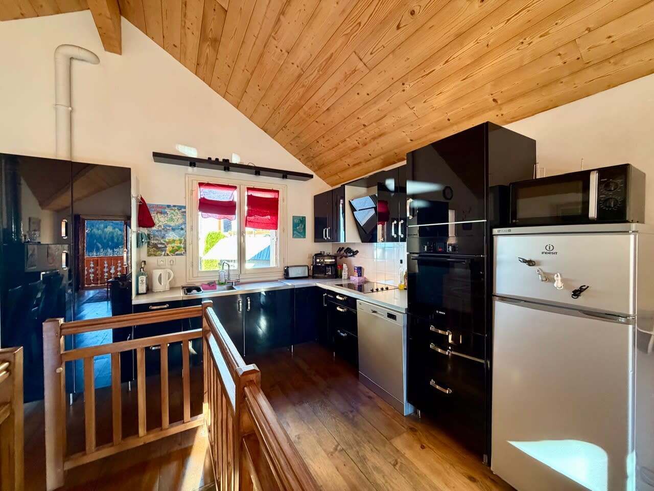 Réfrigérateur, micro-ondes, four, lave-vaisselle