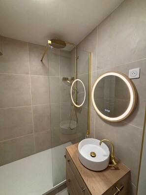 Shower, hair dryer, towels - Stay near the beach in the heart of Le Touquet (Le Touquet-Paris-Plage)