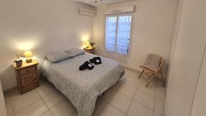 2 bedrooms, iron/ironing board, WiFi