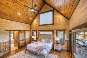 5 Schlafzimmer, Schreibtisch, Bügeleisen/Bügelbrett, Reisekinderbett