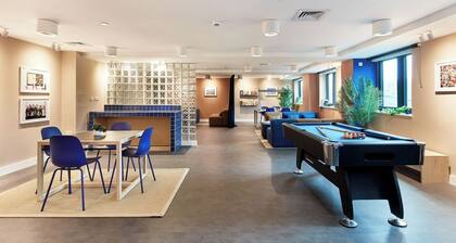 Student Only Hollis Wharf