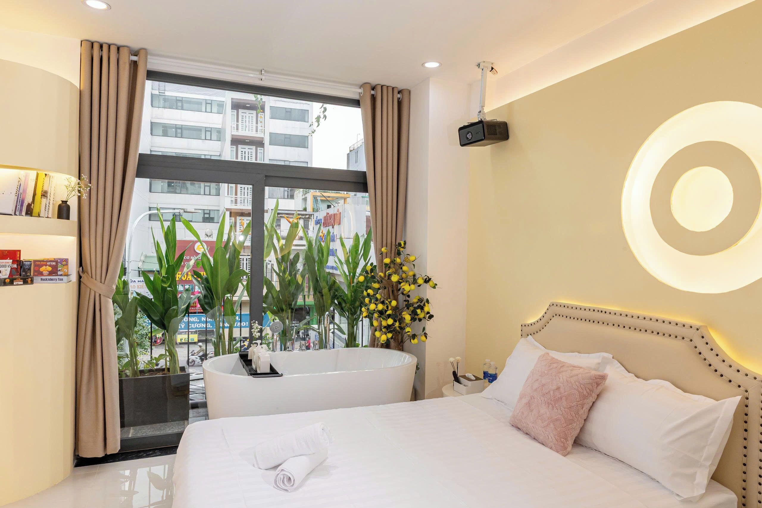 أغطية فراش متميزة وألحفة محشوة بالريش وأسرّة بإسفنج يتكيف مع شكل الجسم